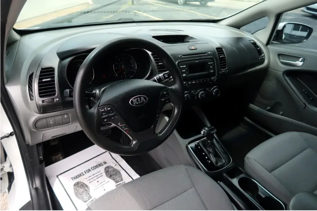 2018 Kia Forte - Image 6 of 12