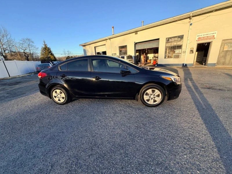 2018 Kia Forte - Image 8 of 12