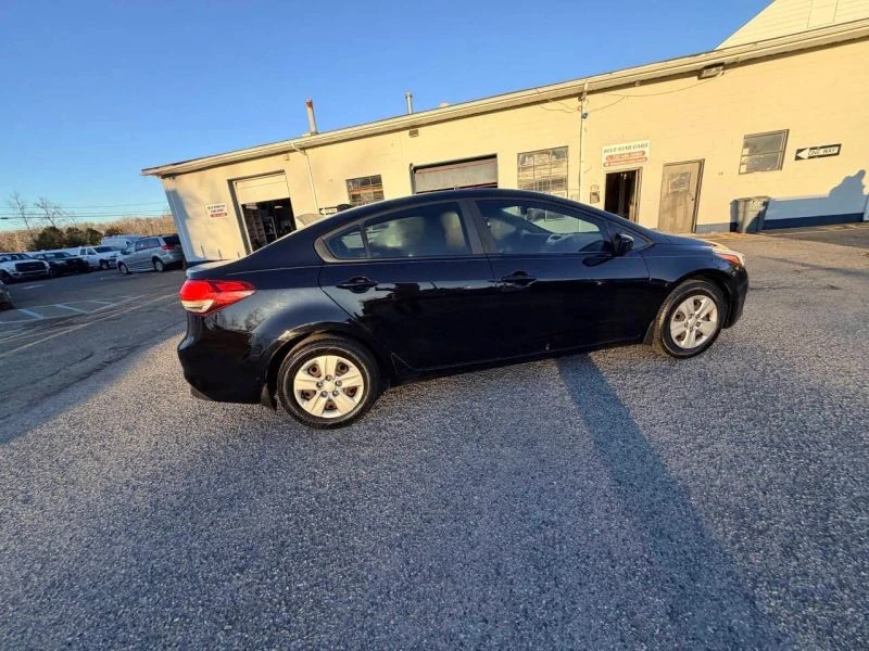 2018 Kia Forte - Image 10 of 12