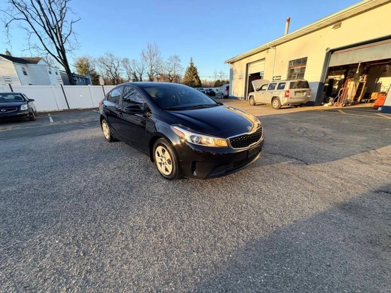 2018 Kia Forte - Image 5 of 12