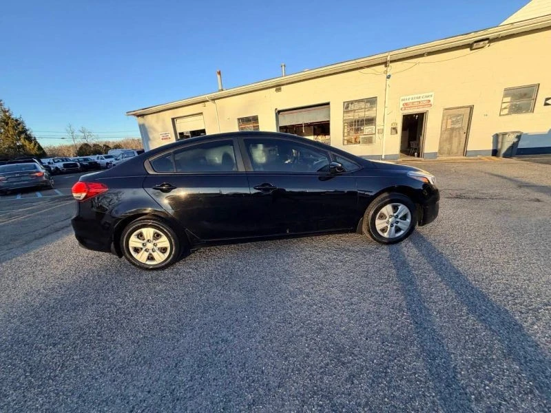 2018 Kia Forte - Image 9 of 12