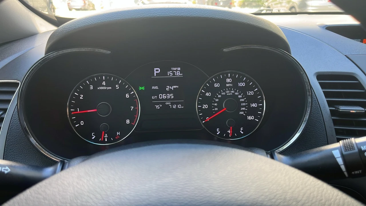 2018 Kia Forte - Image 6 of 17