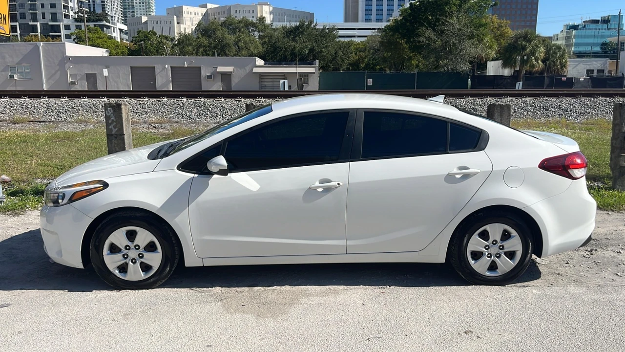 2018 Kia Forte - Image 3 of 17