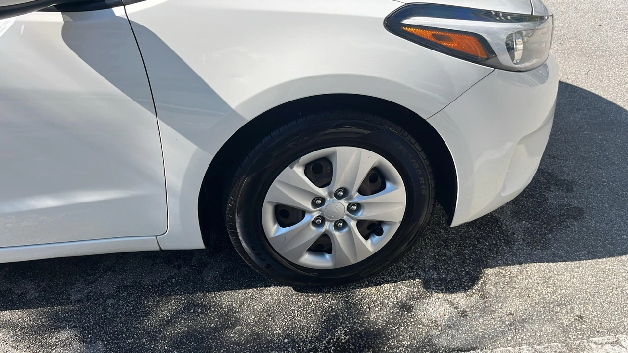 2018 Kia Forte - Image 15 of 17