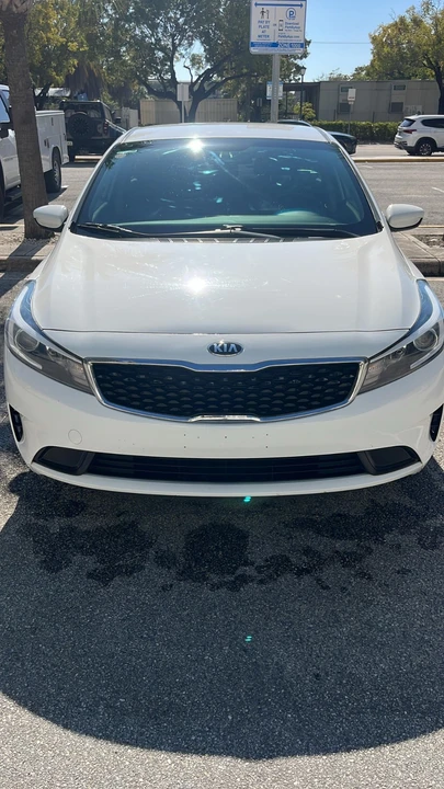 2018 Kia Forte - Image 4 of 17
