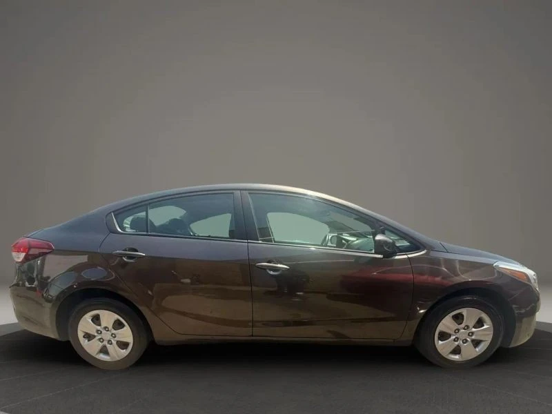 2018 Kia Forte - Image 4 of 12