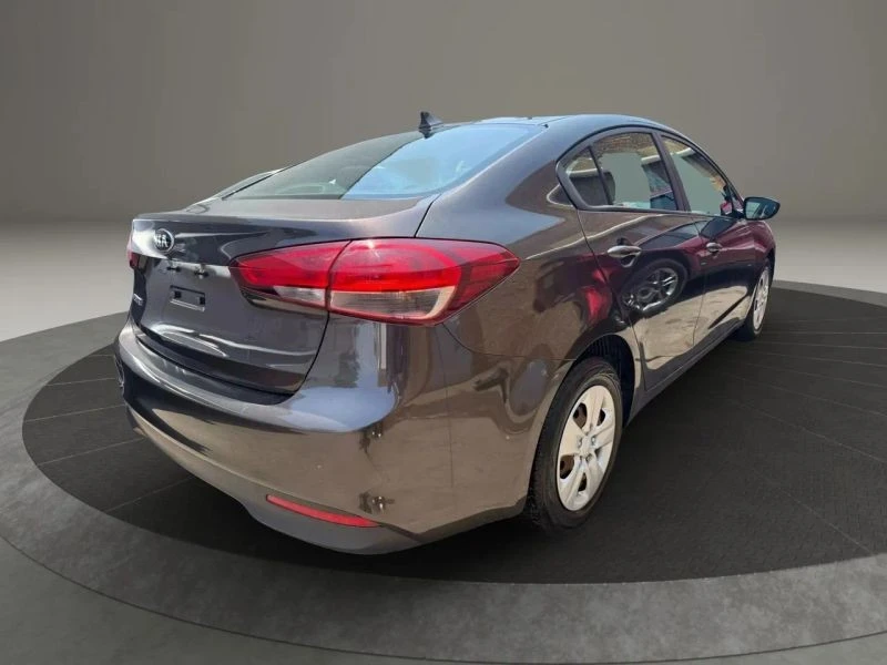 2018 Kia Forte - Image 5 of 12
