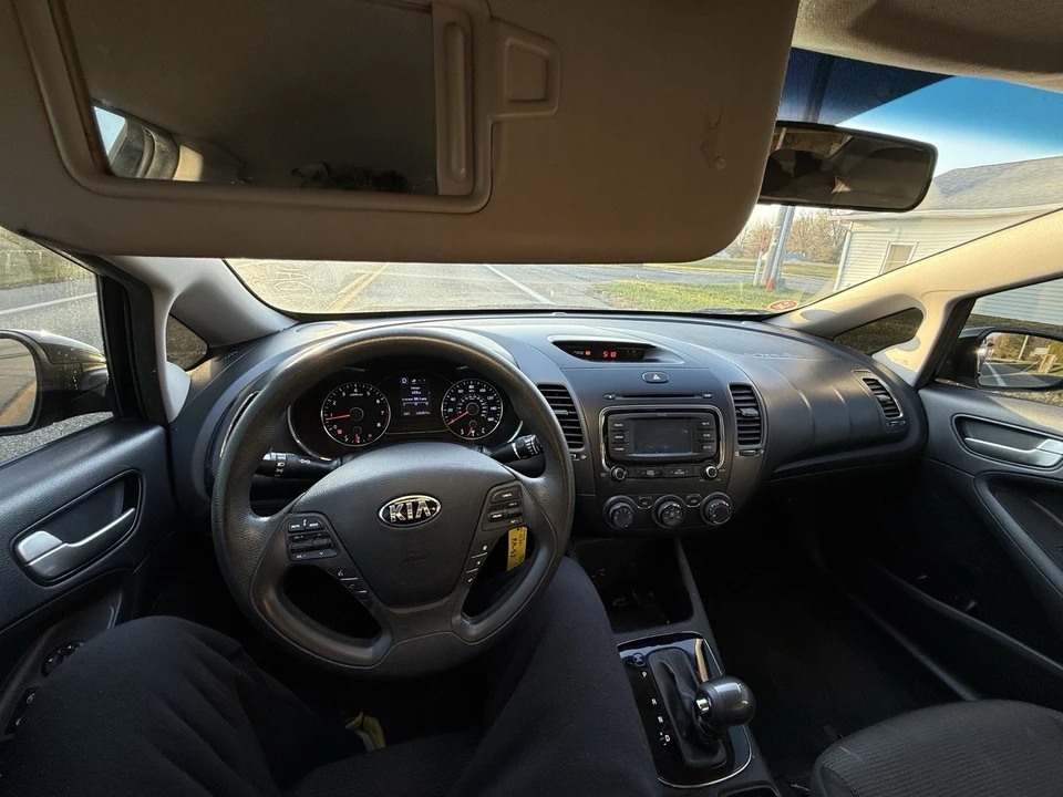 2018 Kia Forte - Image 9 of 10