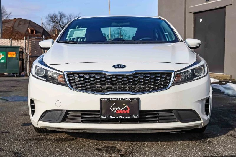 2018 Kia Forte - Image 2 of 12