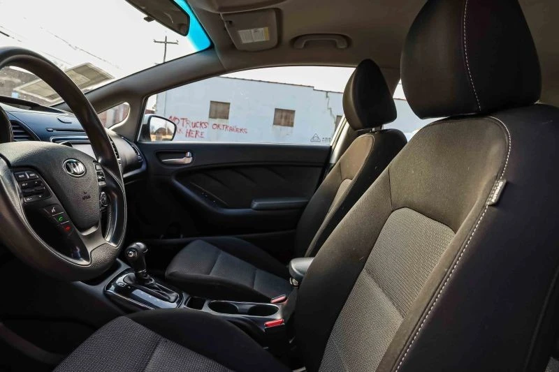2018 Kia Forte - Image 9 of 12