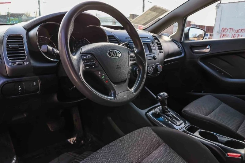2018 Kia Forte - Image 7 of 12