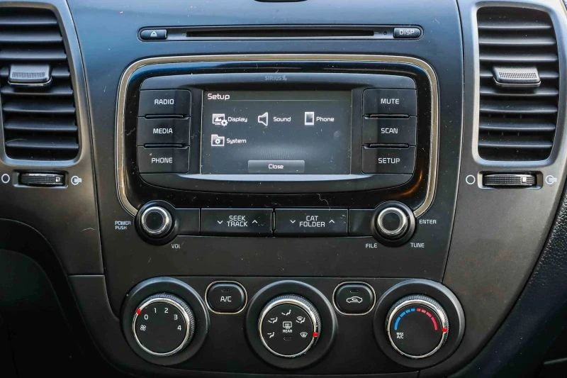 2018 Kia Forte - Image 11 of 12