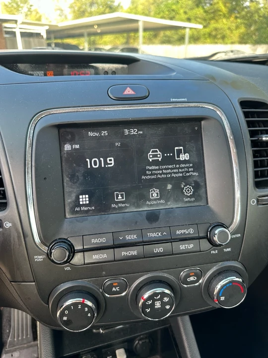 2018 Kia Forte - Image 13 of 18