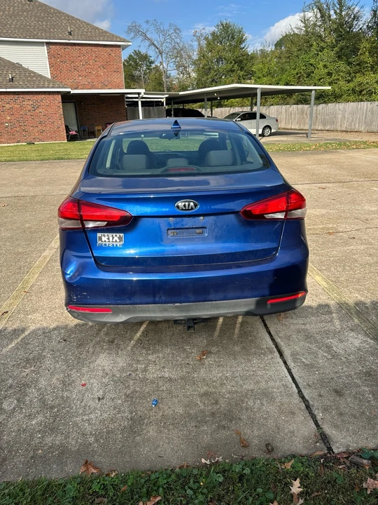 2018 Kia Forte - Image 2 of 15