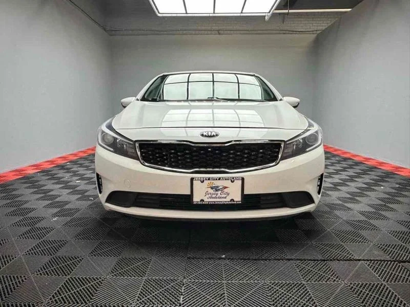 2018 Kia Forte - Image 2 of 12