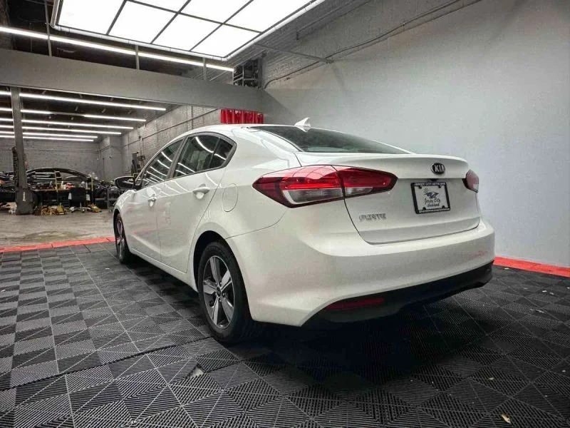 2018 Kia Forte - Image 4 of 12