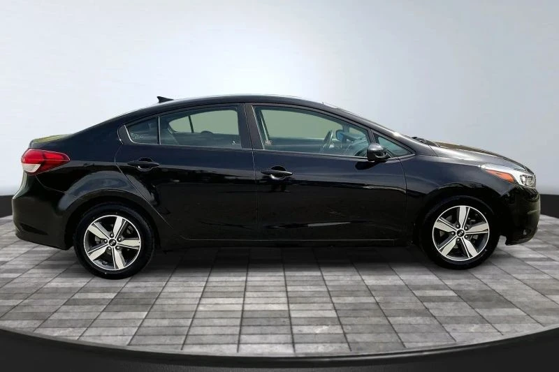 2018 Kia Forte - Image 8 of 12