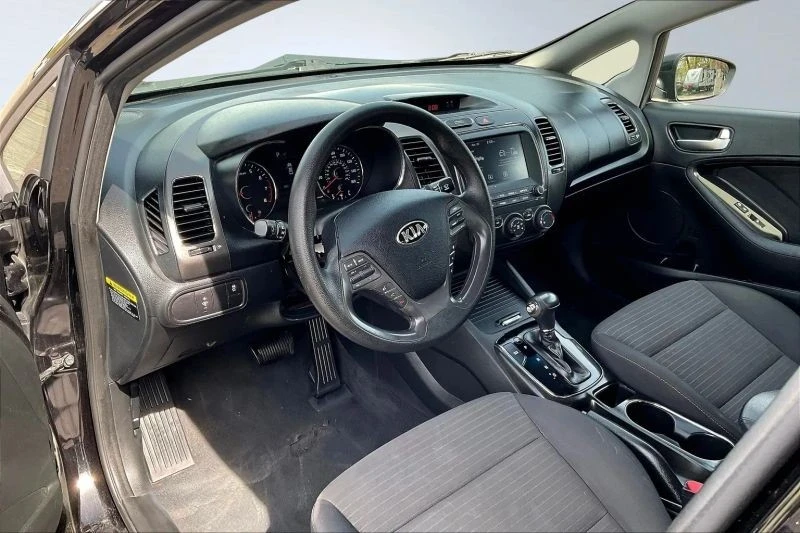 2018 Kia Forte - Image 11 of 12