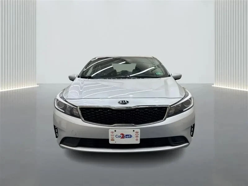 2018 Kia Forte - Image 8 of 12
