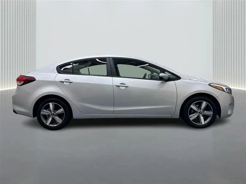 2018 Kia Forte - Image 6 of 12
