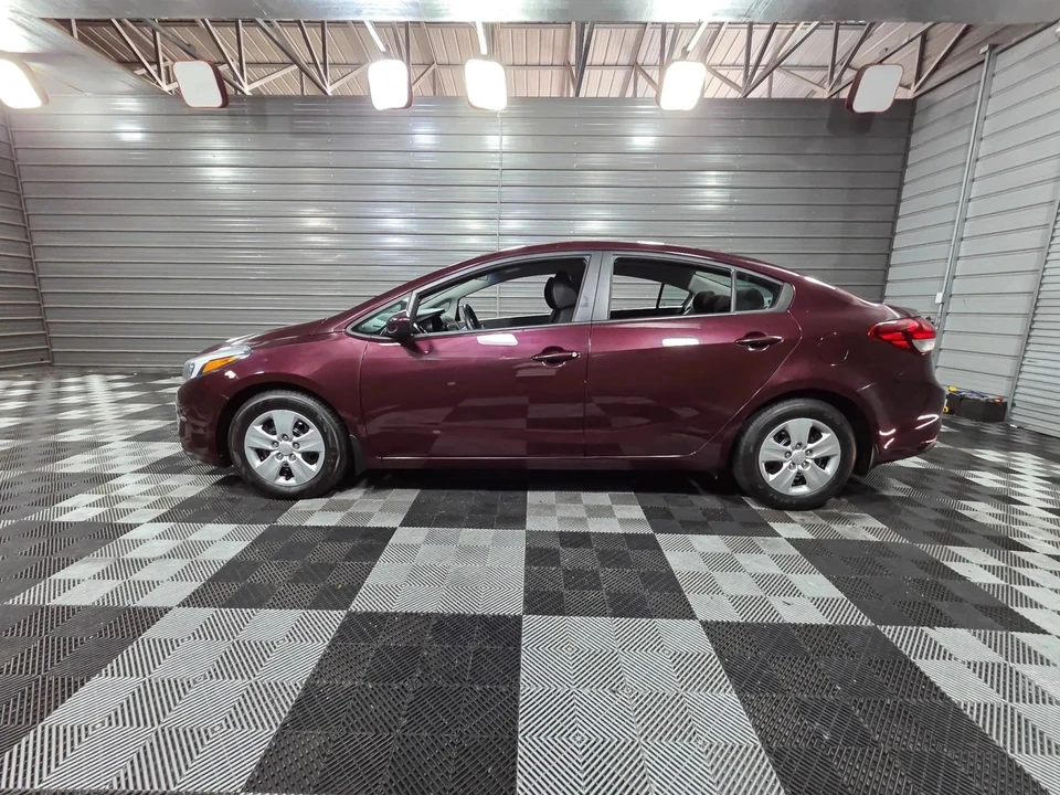 2018 Kia Forte - Image 8 of 21