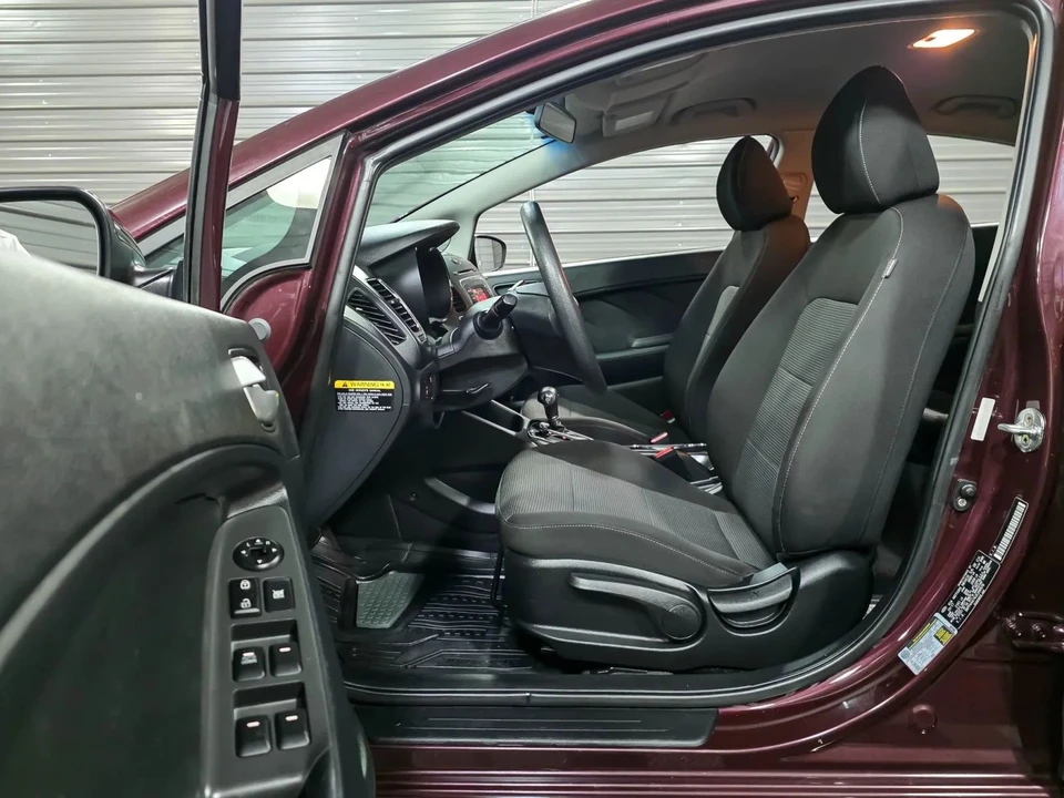 2018 Kia Forte - Image 13 of 21