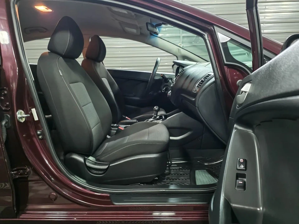 2018 Kia Forte - Image 14 of 21