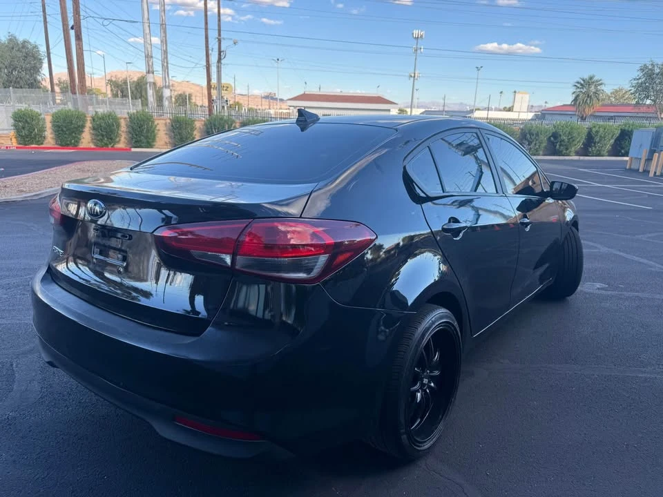2018 Kia Forte - Image 5 of 8