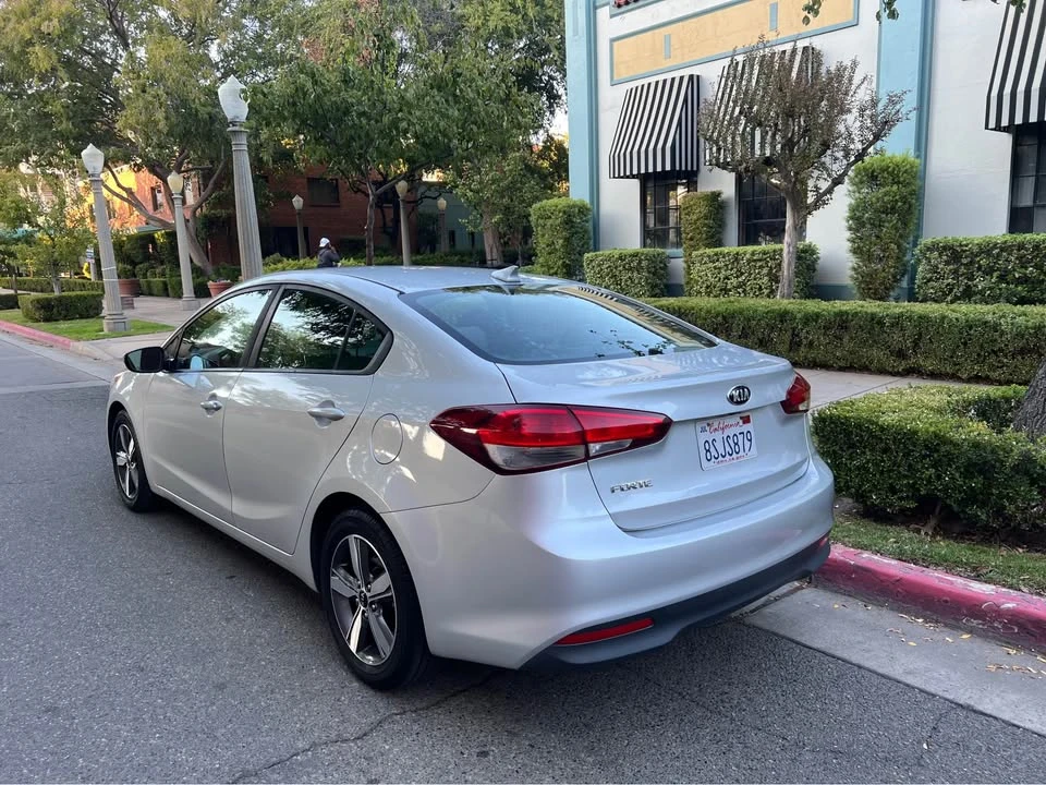 2018 Kia Forte - Image 7 of 11