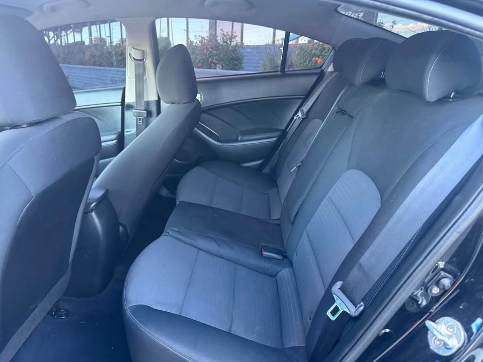 2018 Kia Forte - Image 6 of 8