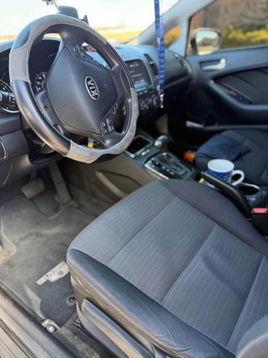 2018 Kia Forte - Image 9 of 21