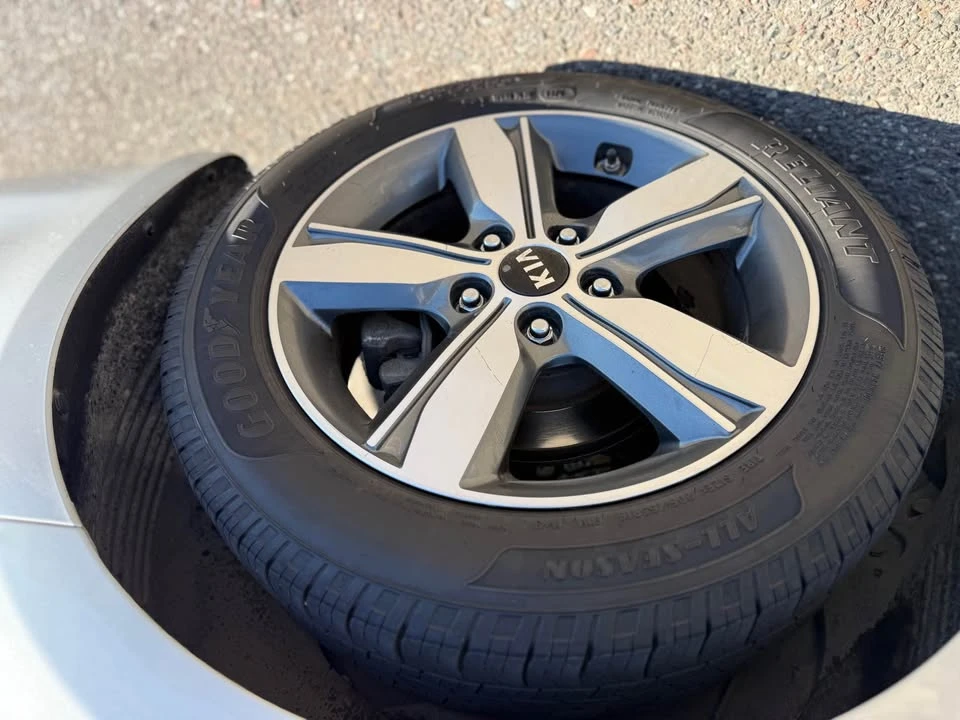 2018 Kia Forte - Image 8 of 21