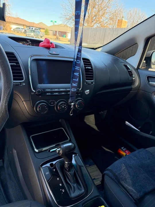 2018 Kia Forte - Image 5 of 21