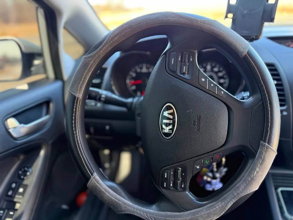 2018 Kia Forte - Image 6 of 21
