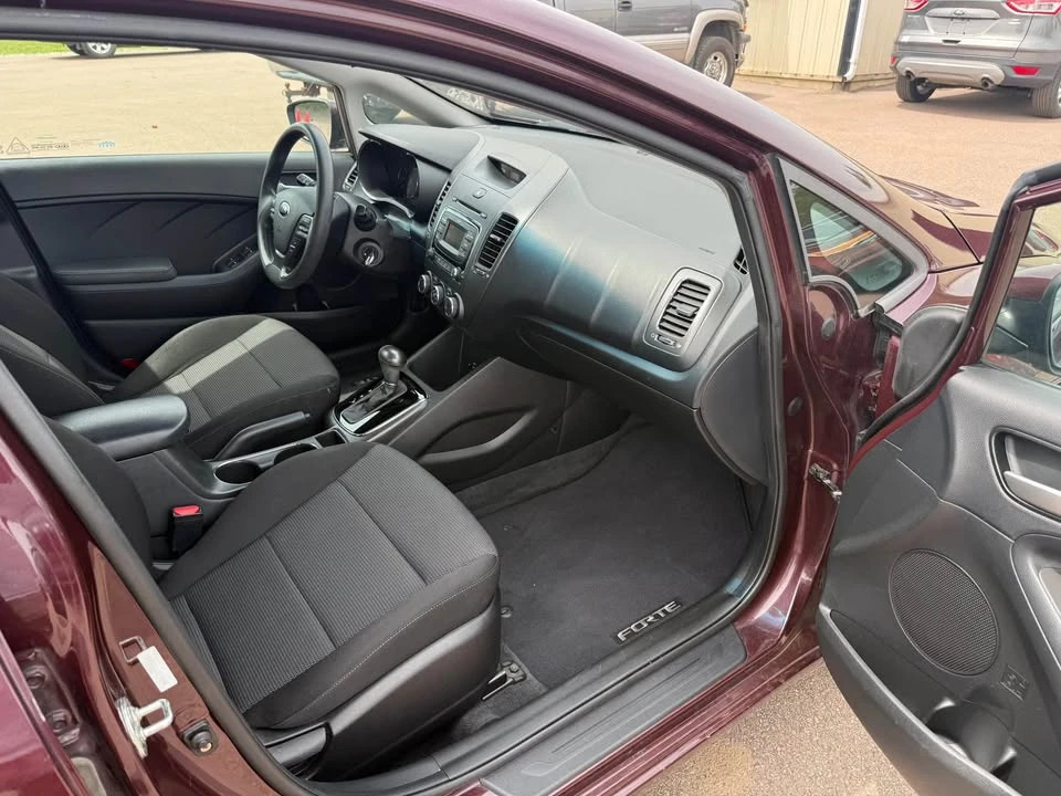 2018 Kia Forte - Image 12 of 20