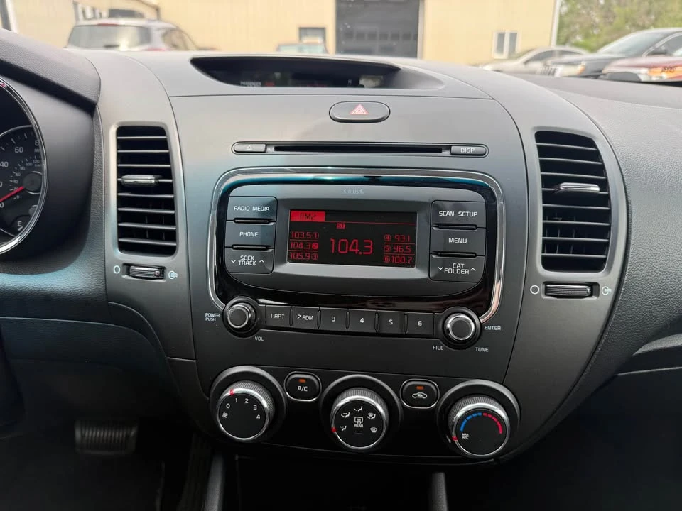 2018 Kia Forte - Image 16 of 20