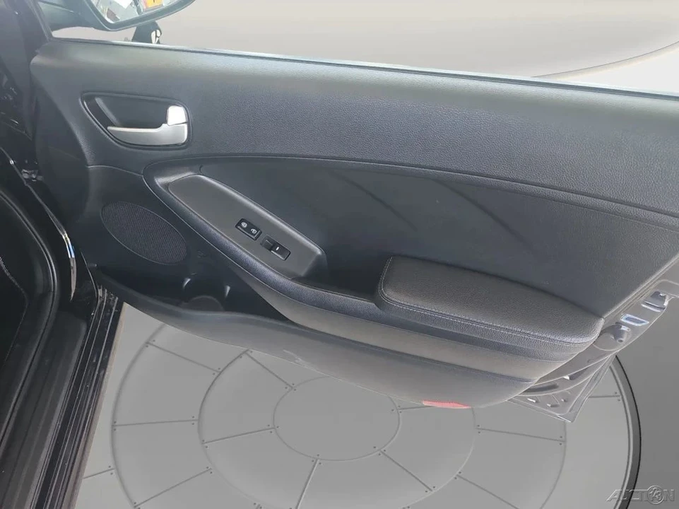 2018 Kia Forte - Image 18 of 21