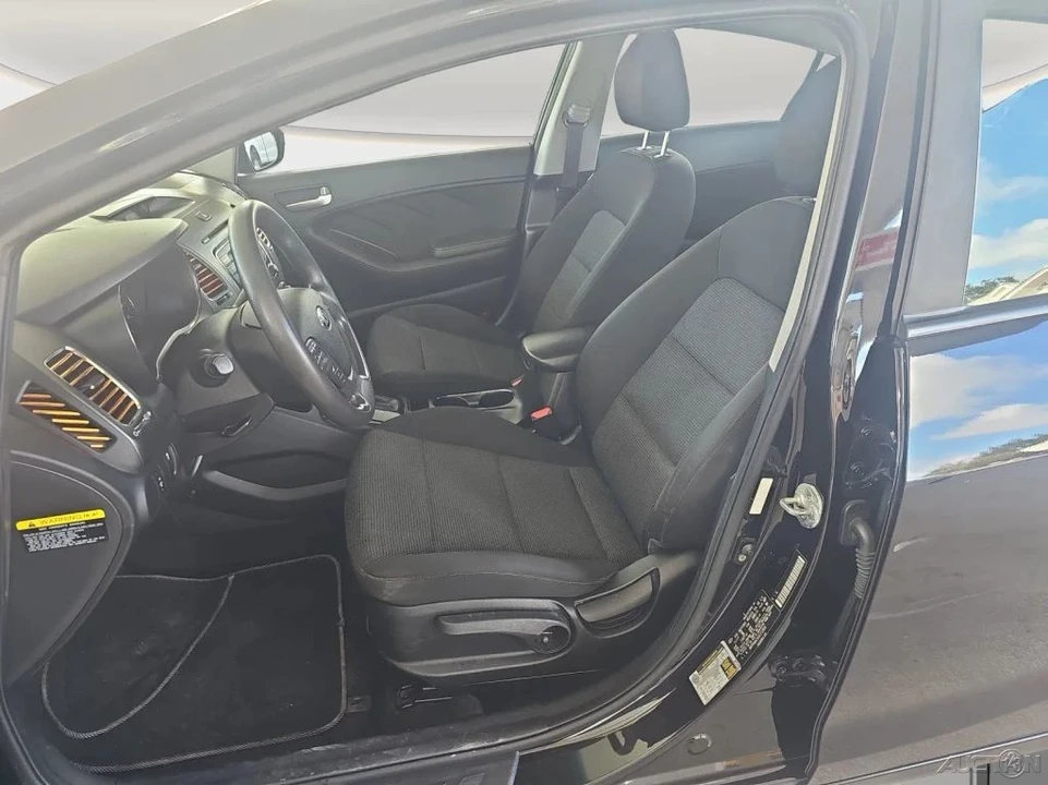 2018 Kia Forte - Image 8 of 21