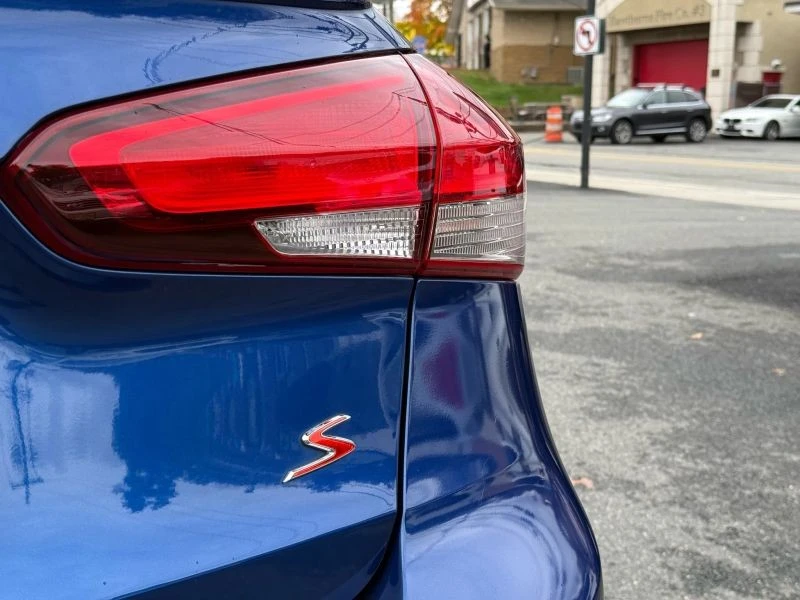 2018 Kia Forte - Image 6 of 12