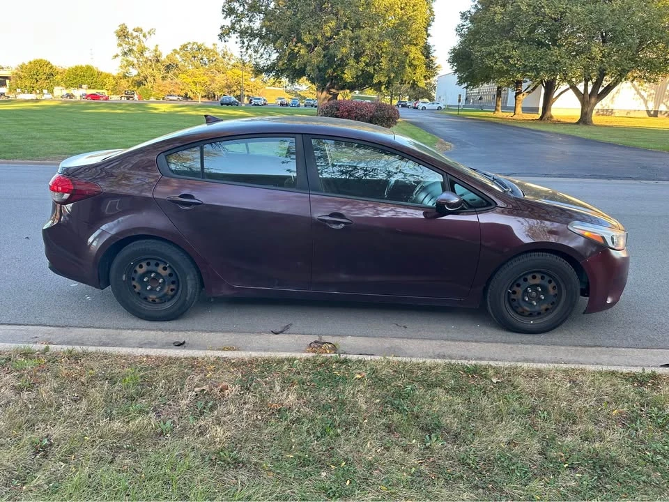 2018 Kia Forte - Image 4 of 14
