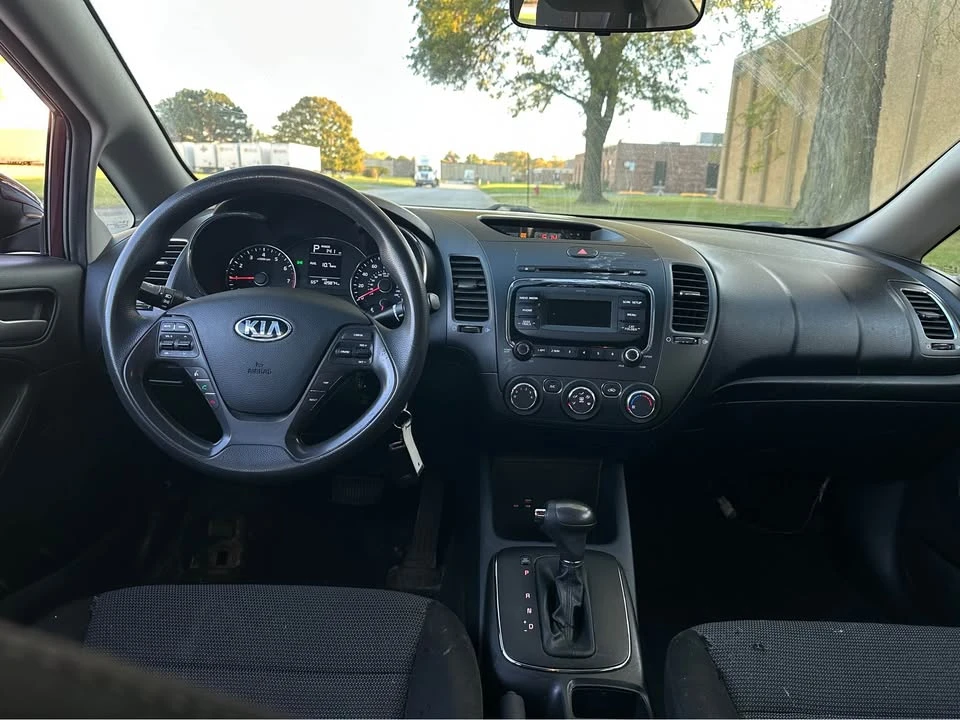 2018 Kia Forte - Image 10 of 14
