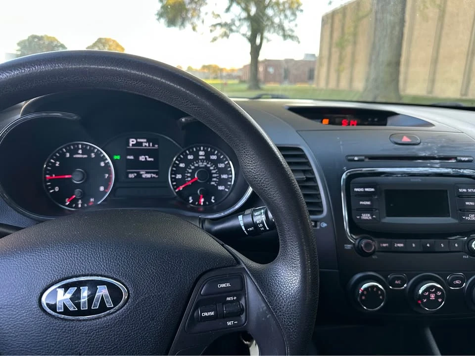 2018 Kia Forte - Image 13 of 14