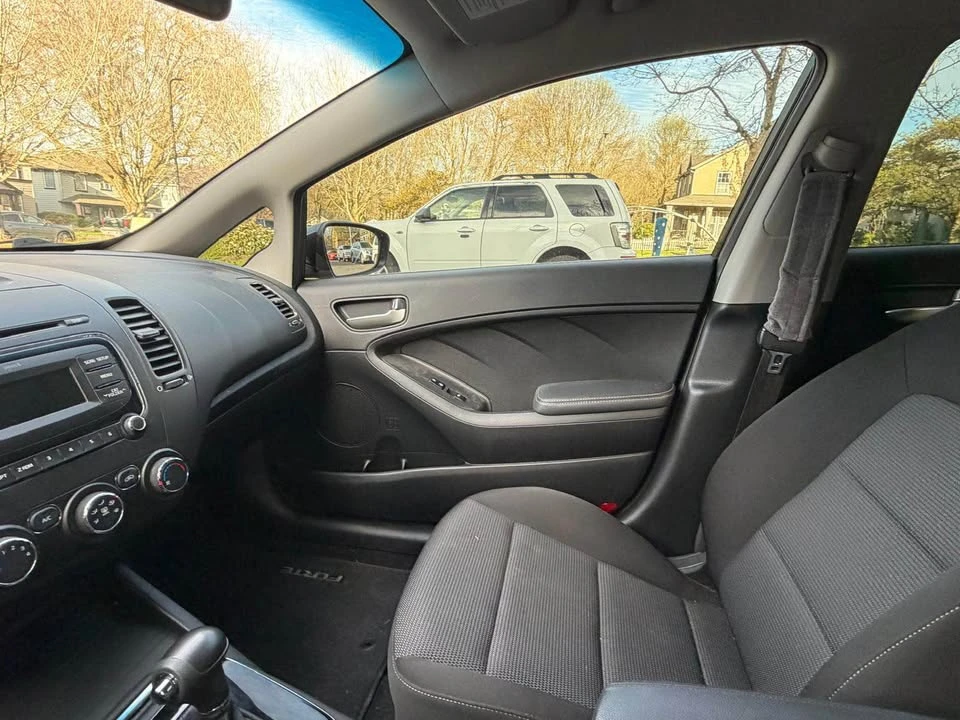 2018 Kia Forte - Image 6 of 8