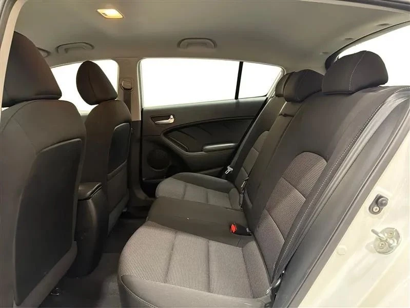 2018 Kia Forte - Image 10 of 12