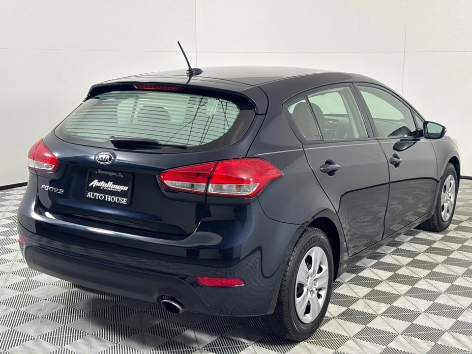 2018 Kia Forte - Image 5 of 12