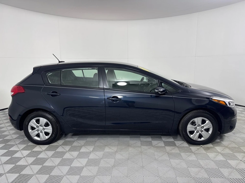 2018 Kia Forte - Image 4 of 12