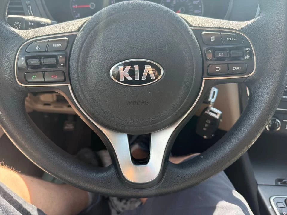 2018 Kia Optima/K5 - Image 8 of 12