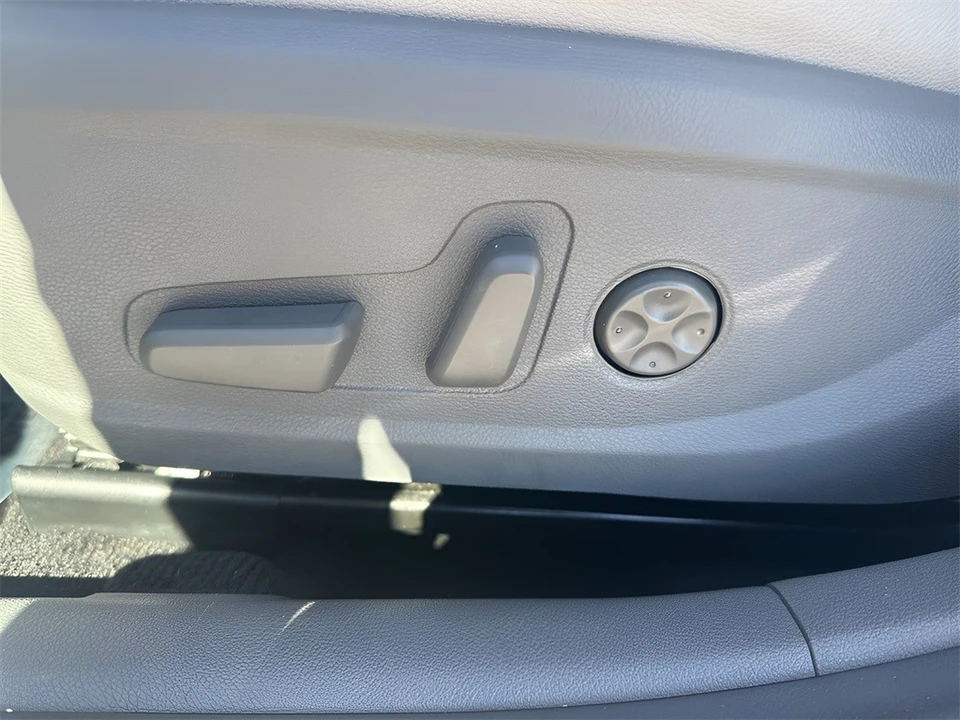 2018 Kia Optima/K5 - Image 10 of 12