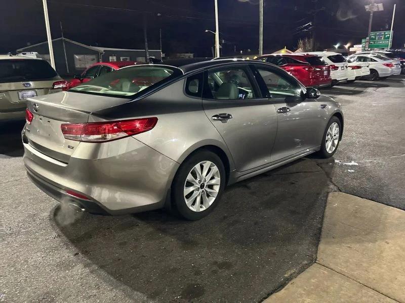 2018 Kia Optima/K5 - Image 10 of 12