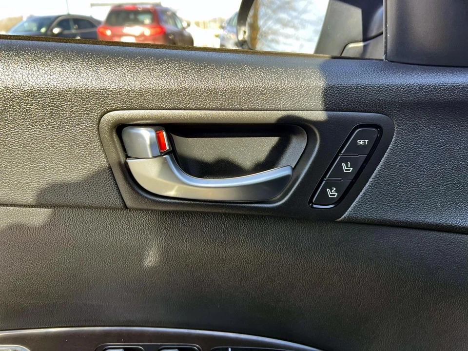 2018 Kia Optima/K5 - Image 16 of 21